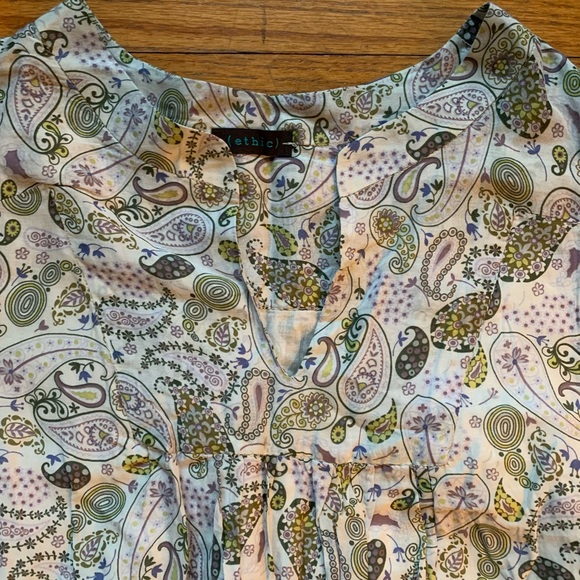 Ethic Dress - Picture 2 of 2